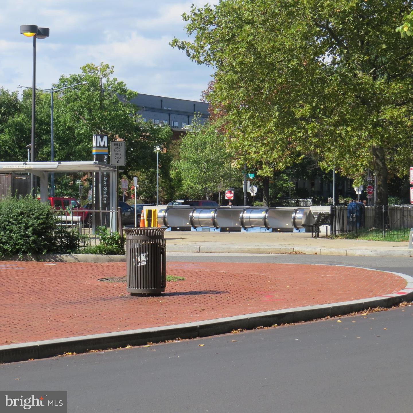 1373 Se K St Se Property Photo 17