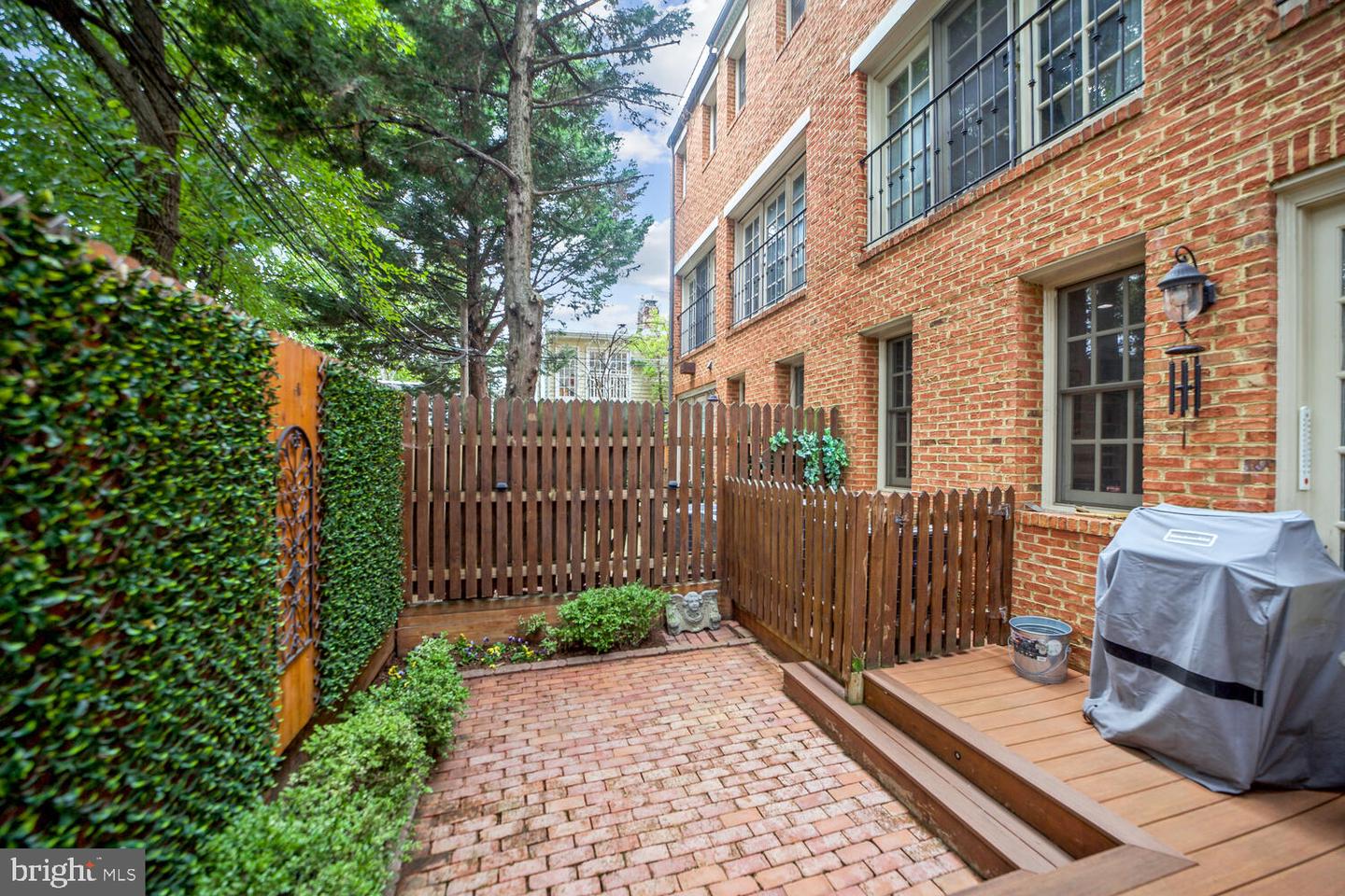 3240 Reservoir Rd Nw Property Photo 17