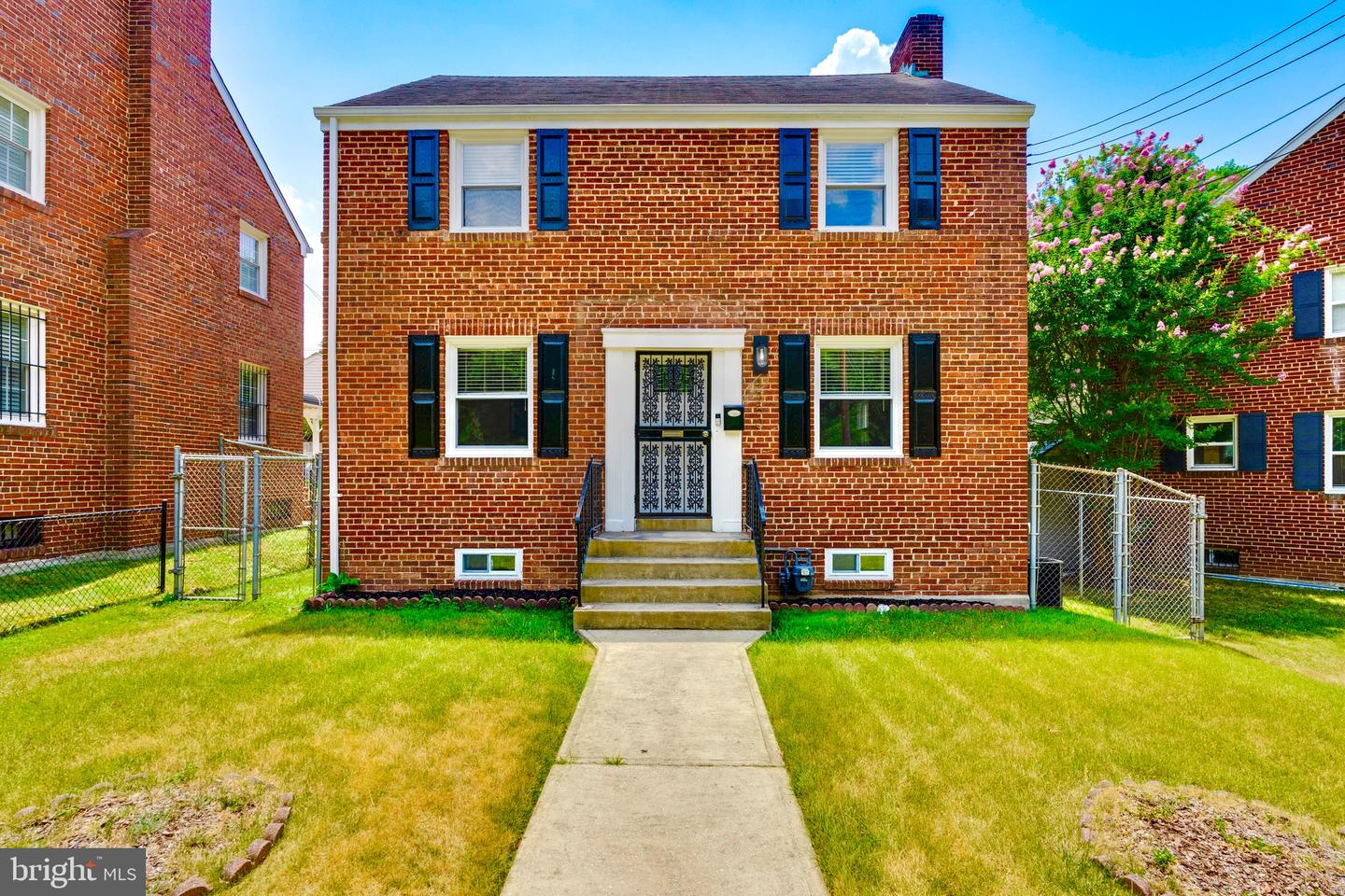 4850 Eastern Ave Ne Property Photo 2