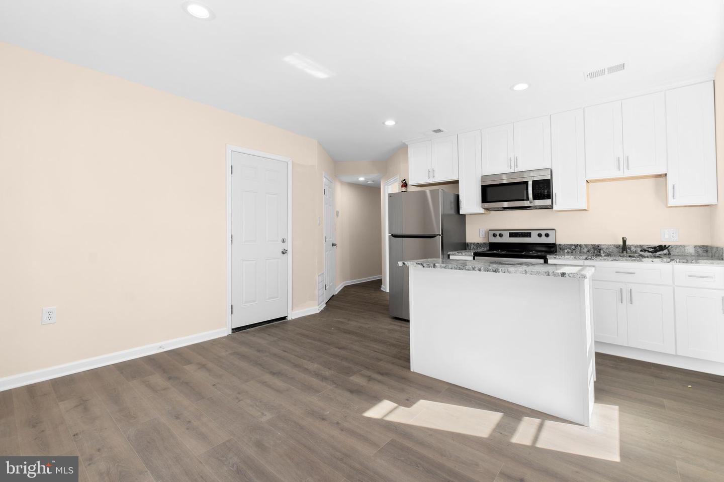 3158 Buena Vista Ter Se #1 Property Photo 5