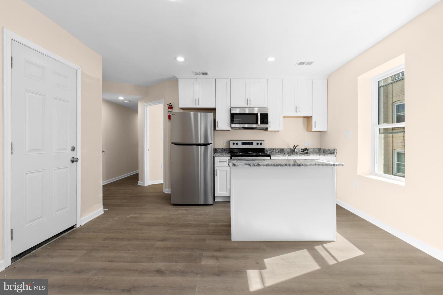 3158 Buena Vista Ter Se #1 Property Photo 6
