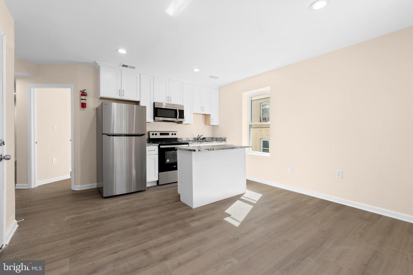 3158 Buena Vista Ter Se #1 Property Photo 7