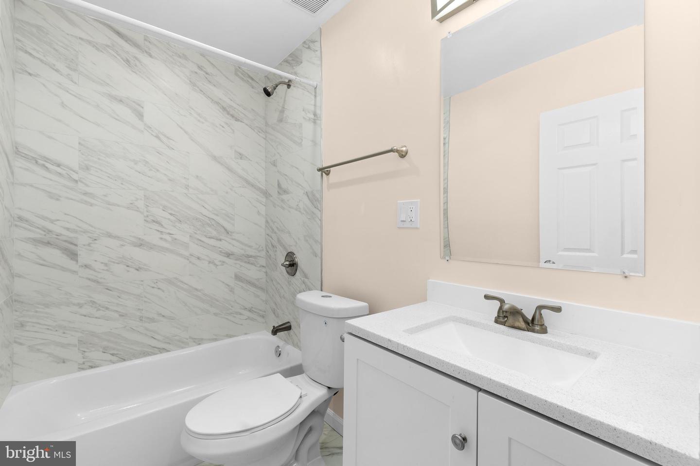 3158 Buena Vista Ter Se #1 Property Photo 13