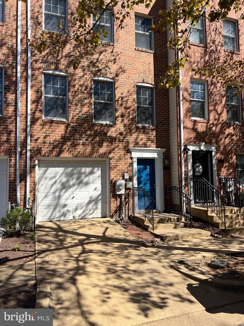 822 HR DR SE Property Photo 1
