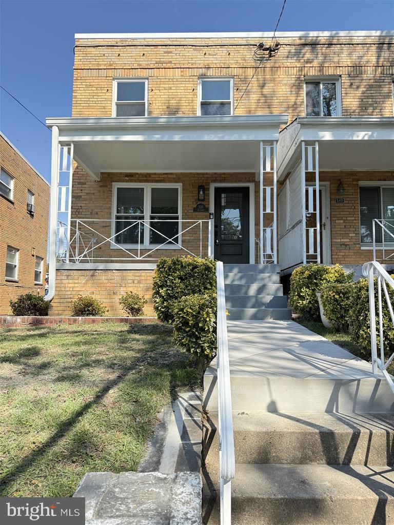 538 Ingraham St Ne Property Photo 1
