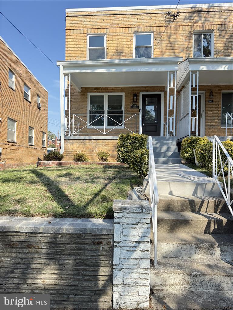 538 Ingraham St Ne Property Photo 2