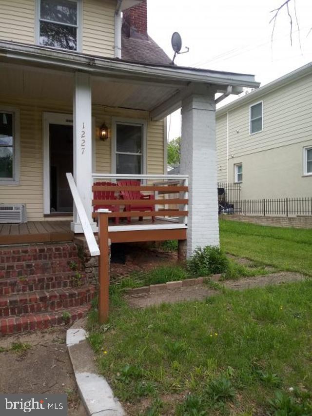 1227 Michigan Ave Ne Property Photo