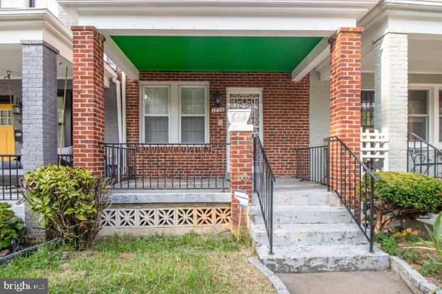 1808-C ST NE C NE Property Photo 1