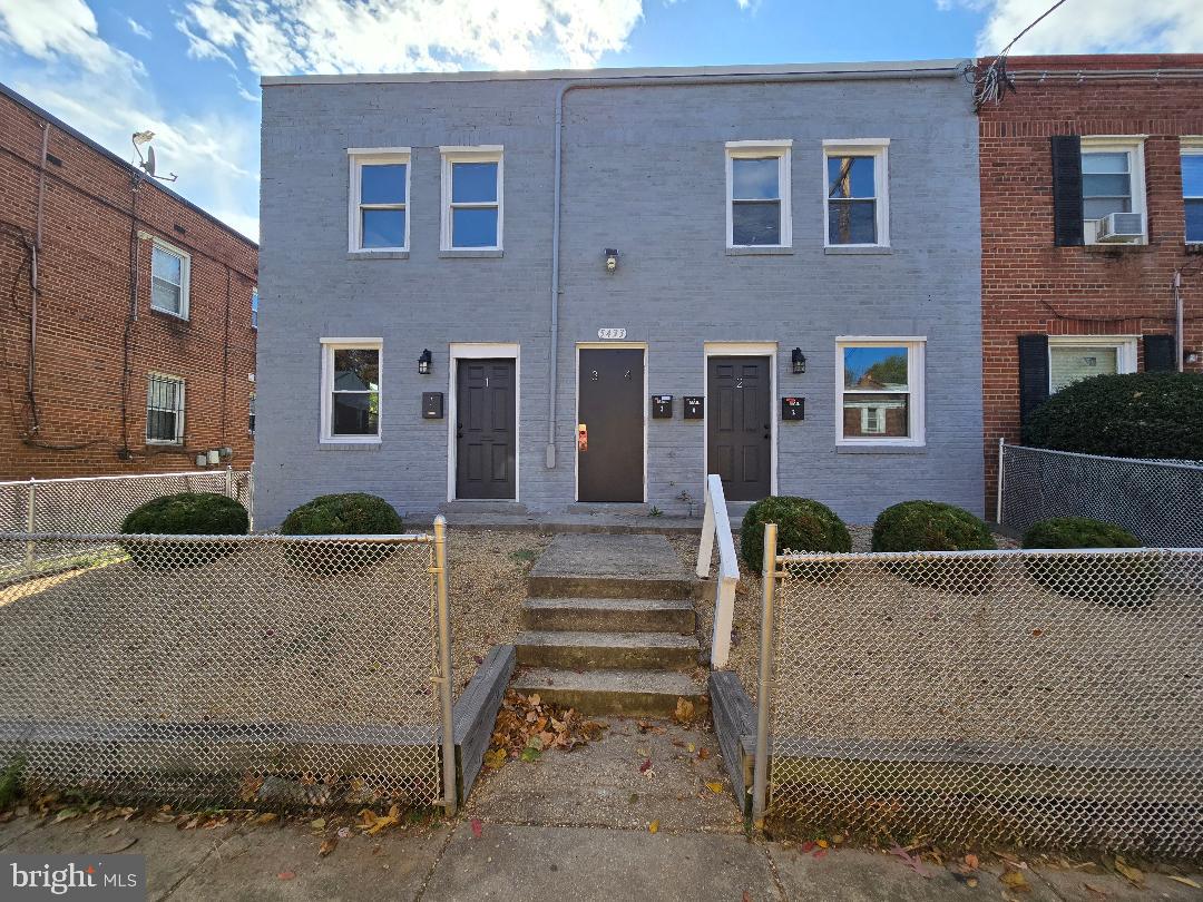 5433 C ST SE #4 Property Photo 1
