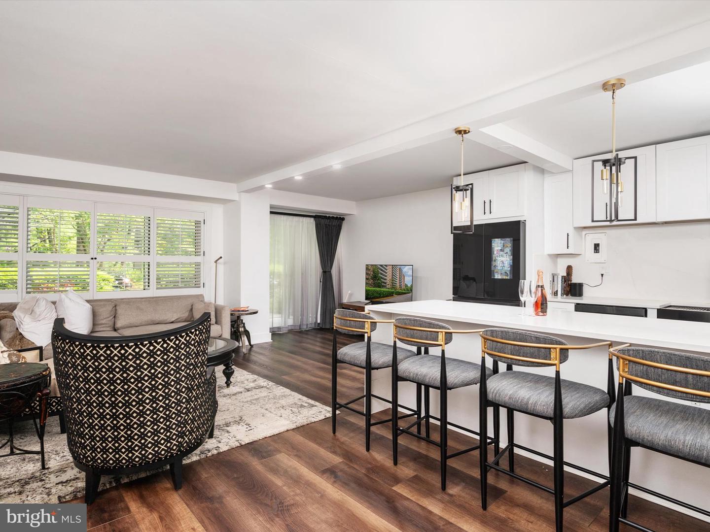 4201 Cathedral Ave Nw #t10e Property Photo 3