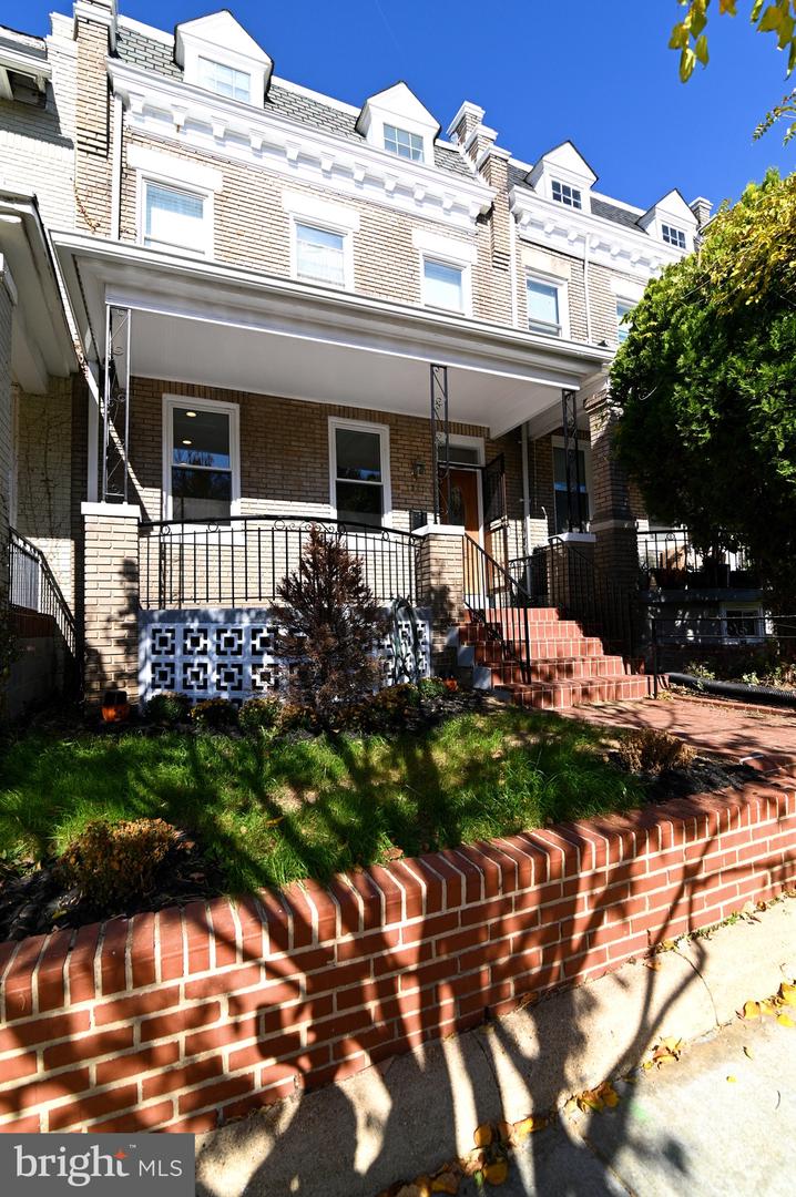 1311 Buchanan St Nw Property Photo