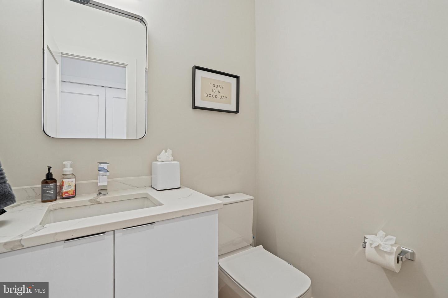 2100 4th St Ne #1 Property Photo 3