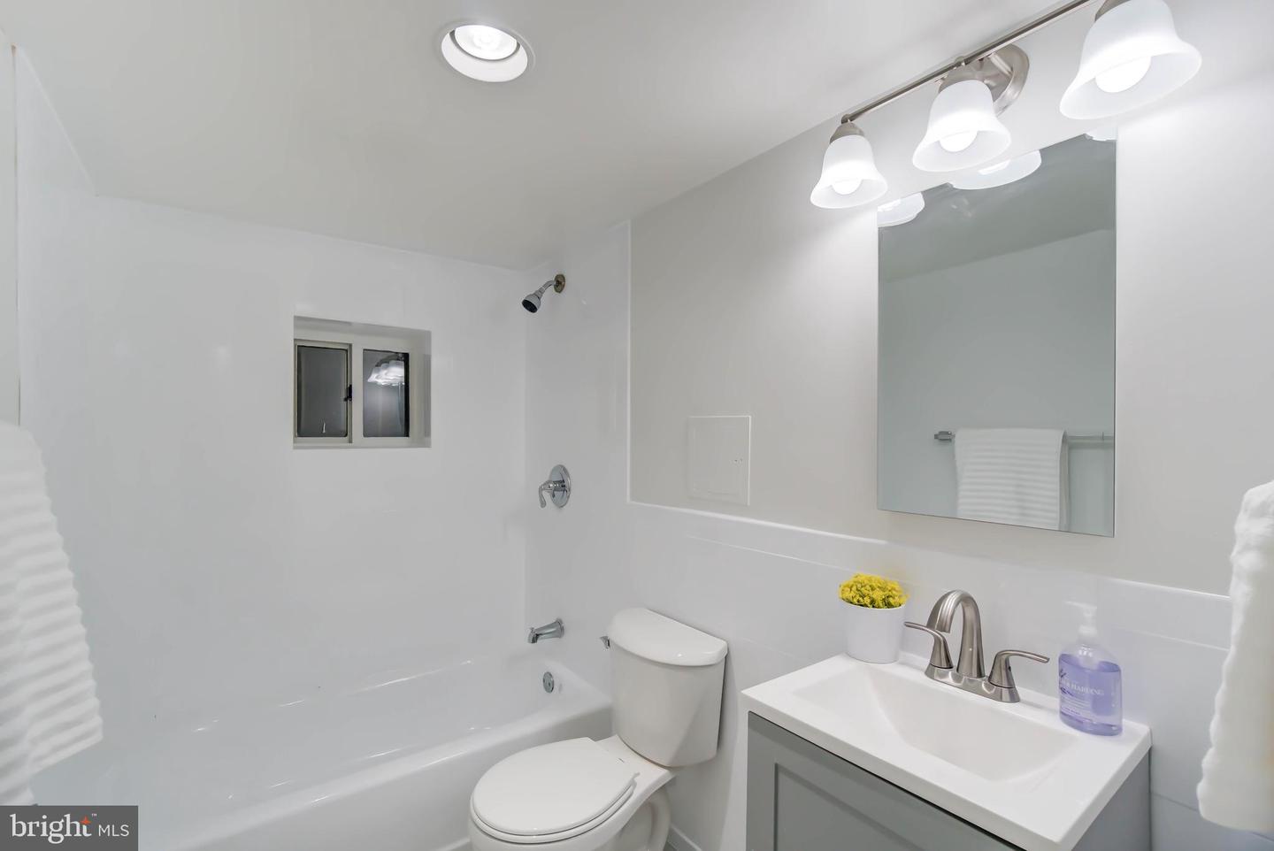 1673 Park Rd Nw #b2 Property Photo 13