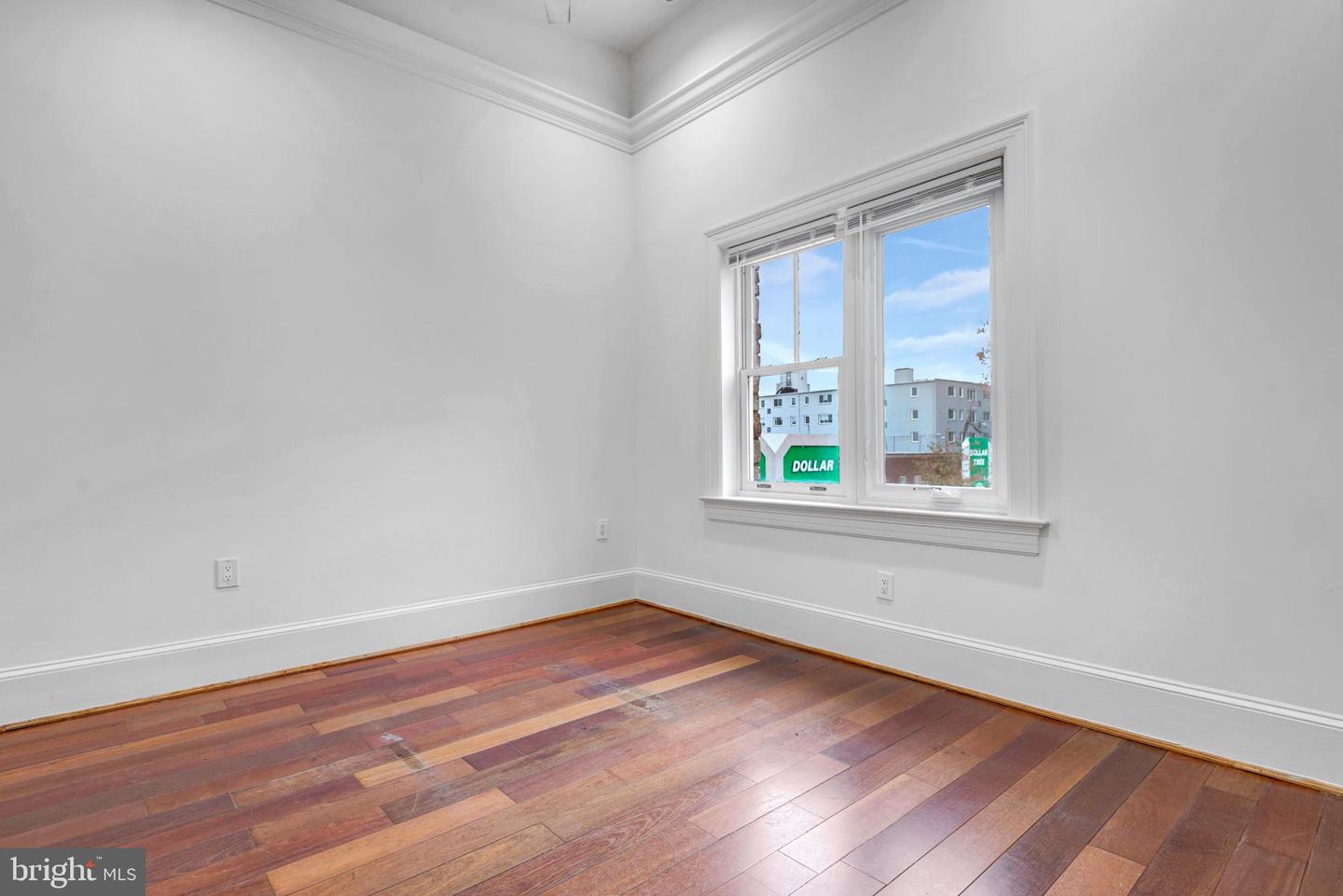 936 Madison St Nw #201 Property Photo 8