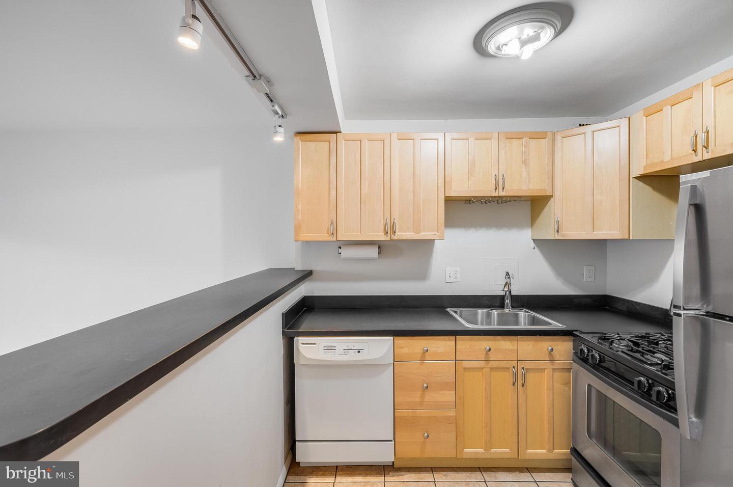 730 24th St Nw #708 Property Photo 8