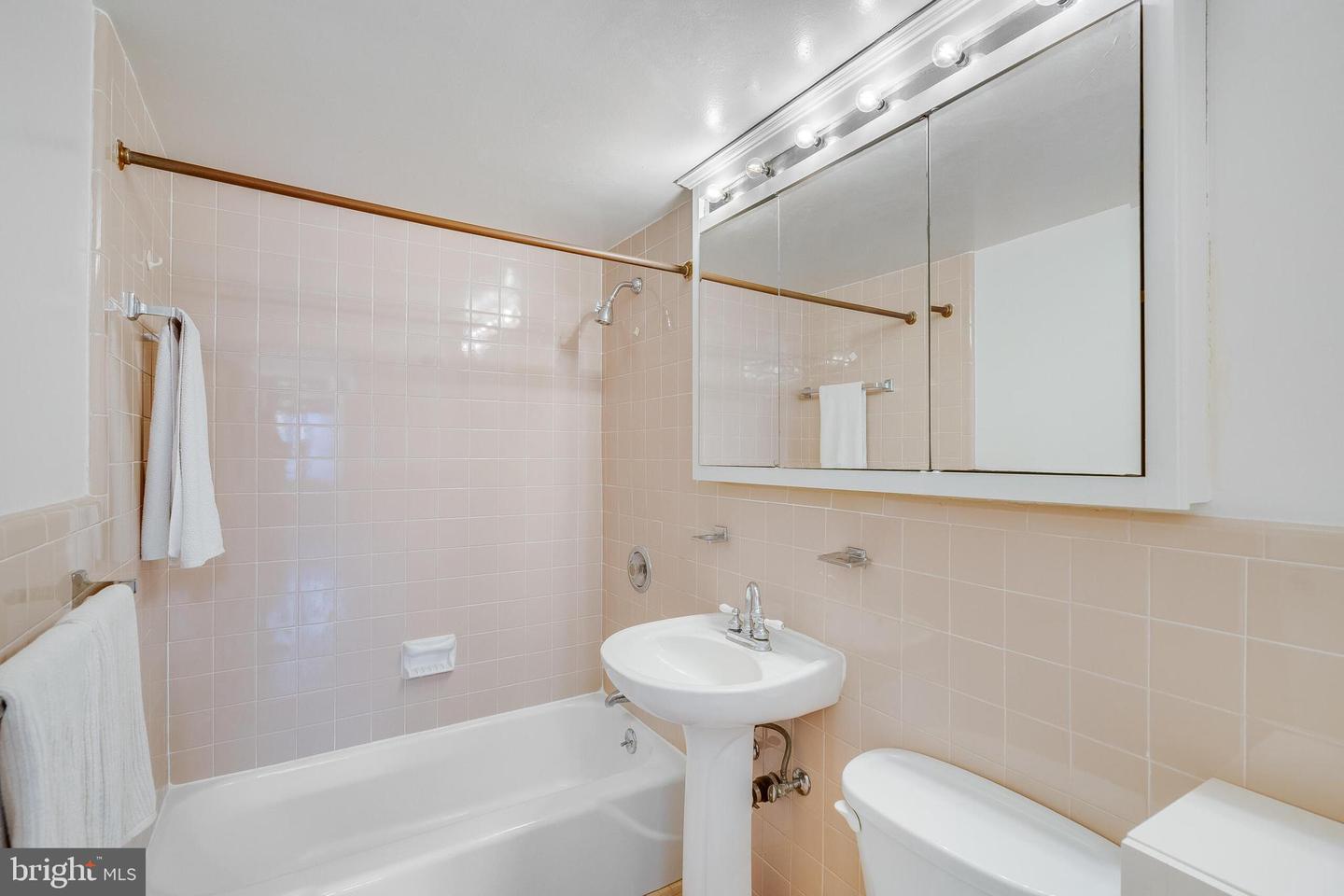 730 24th St Nw #708 Property Photo 16