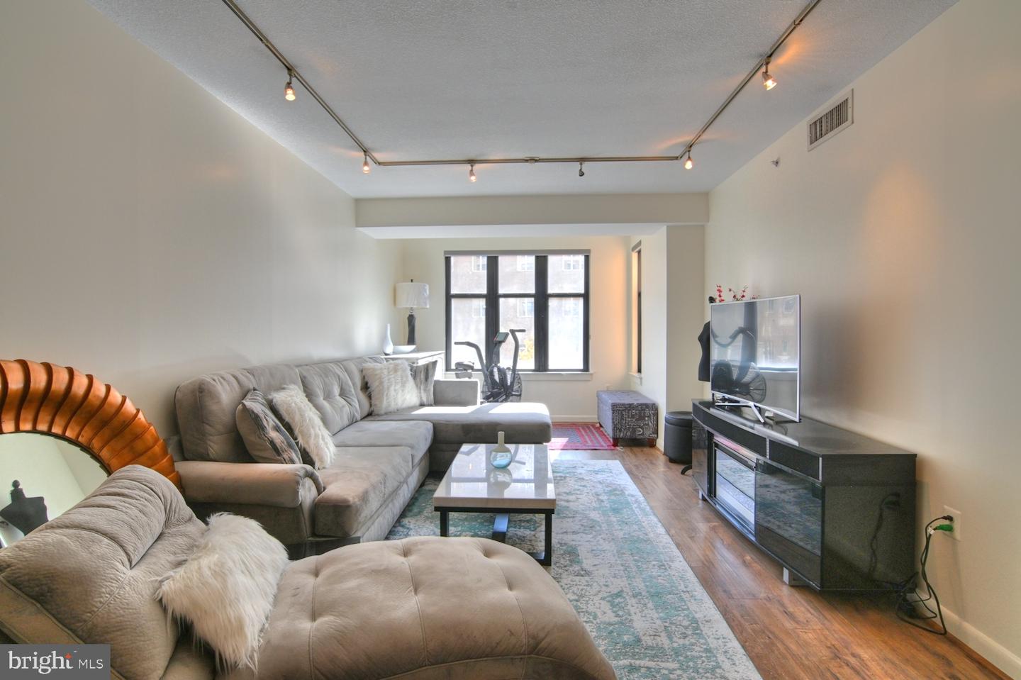 400 Massachusetts Ave Nw #423 Property Photo 2
