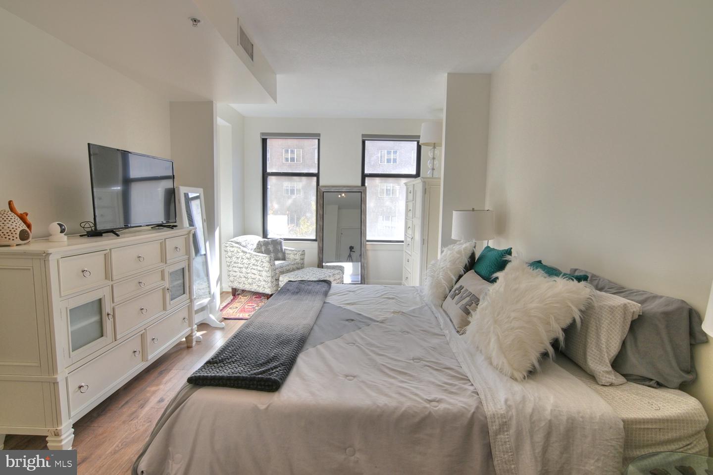 400 Massachusetts Ave Nw #423 Property Photo 4