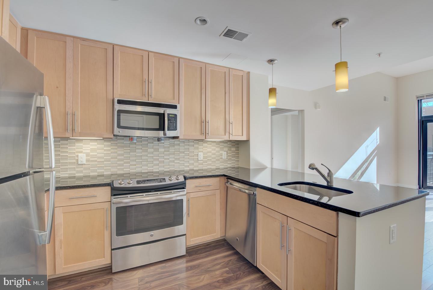 2 M St Ne #1228 Property Photo 5