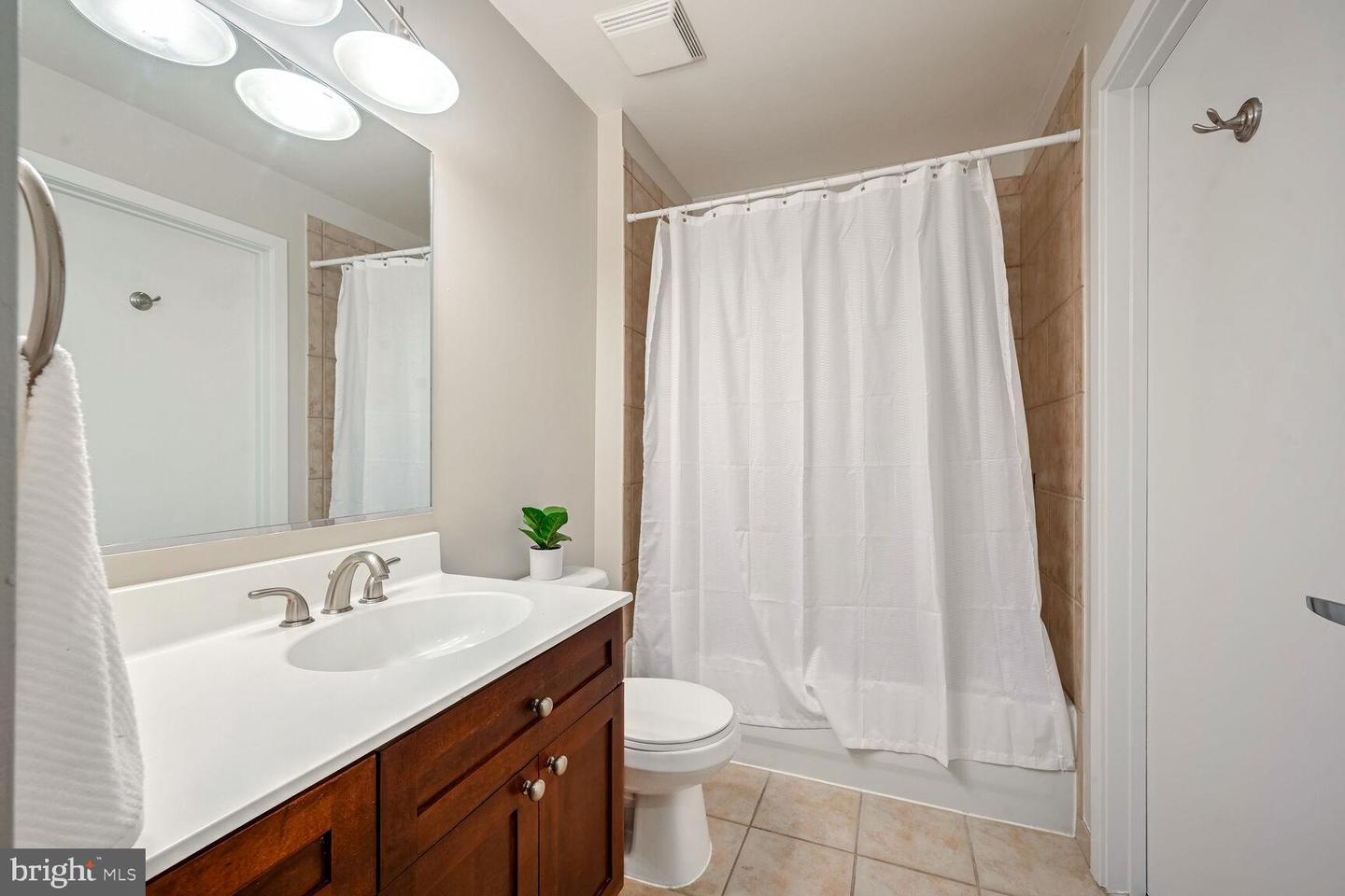 2120 Vermont Ave Nw #402 Property Photo 16
