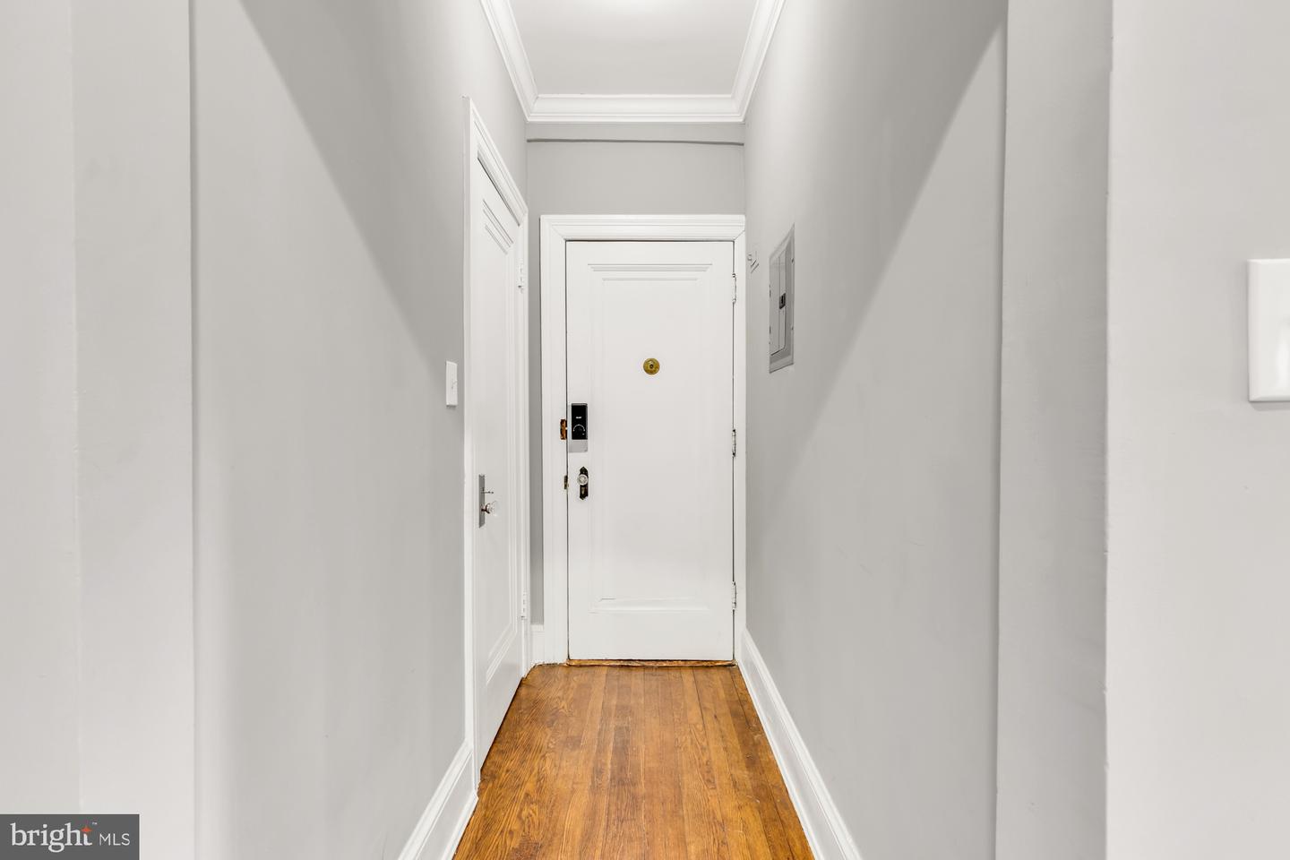 4915 3rd St Nw #102 Property Photo 4