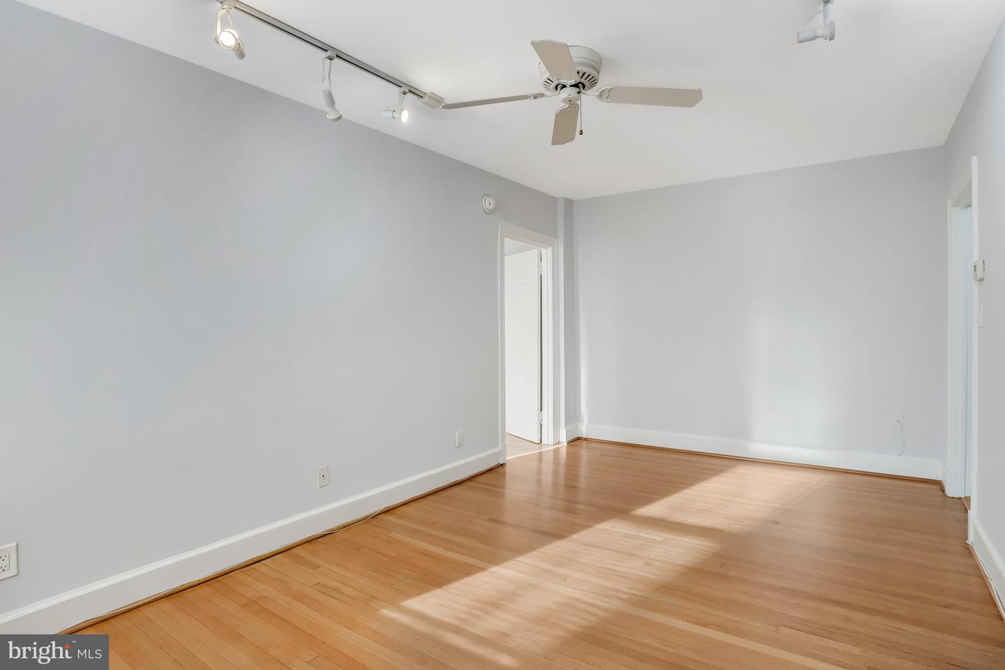 2801 Adams Mill Rd Nw #105 Property Photo 5