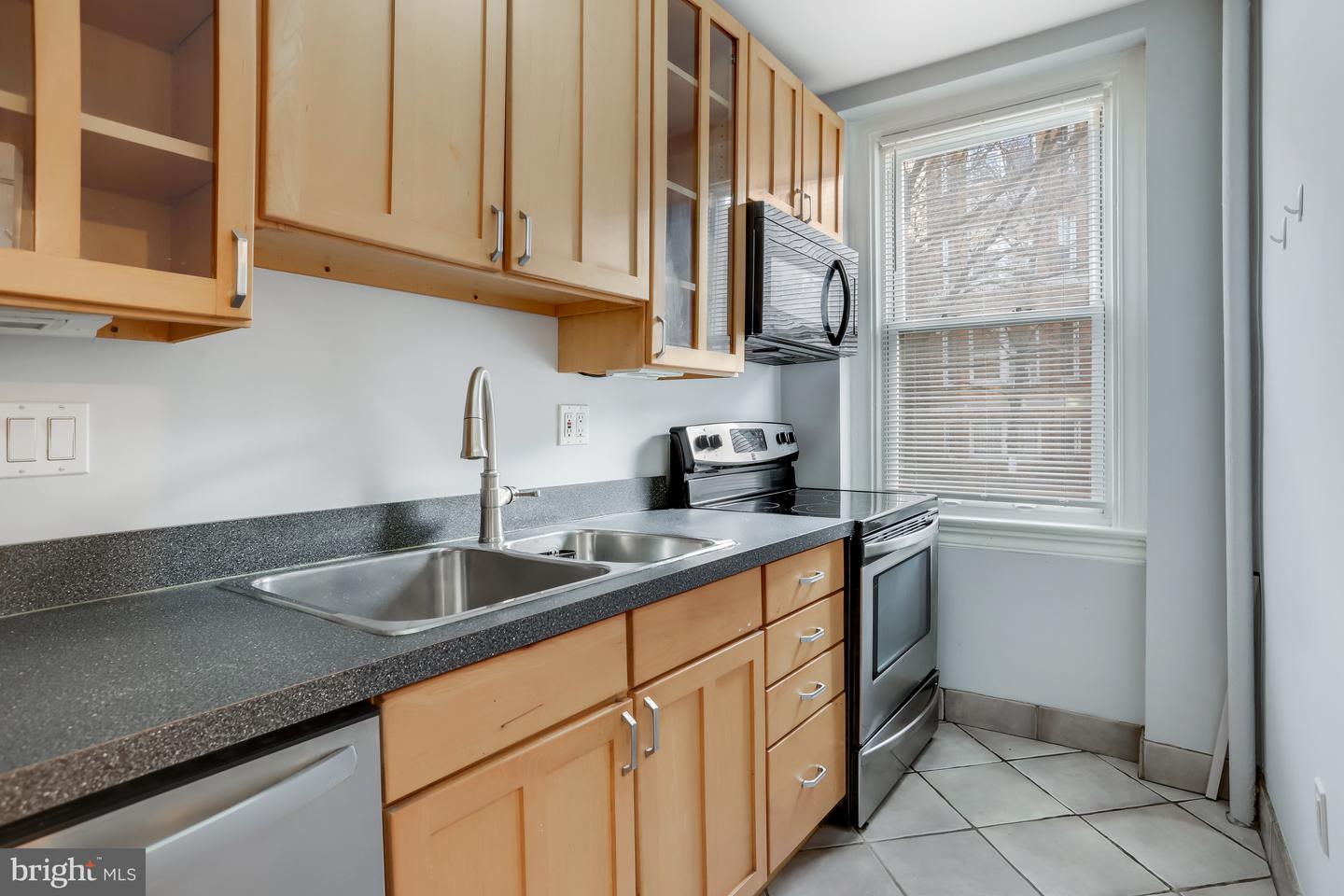 2801 Adams Mill Rd Nw #105 Property Photo 9