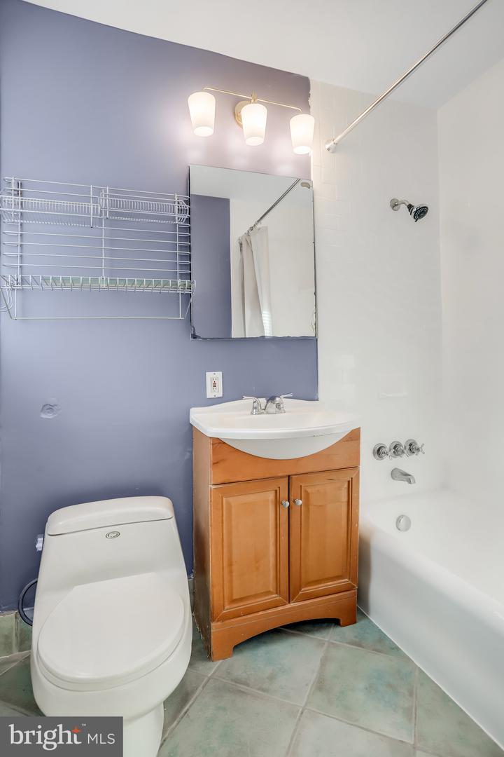 2801 Adams Mill Rd Nw #105 Property Photo 18