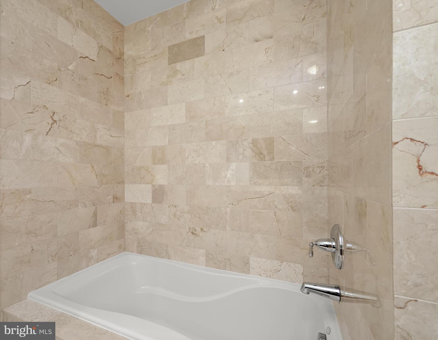 2425 L St Nw #506 Property Photo 21