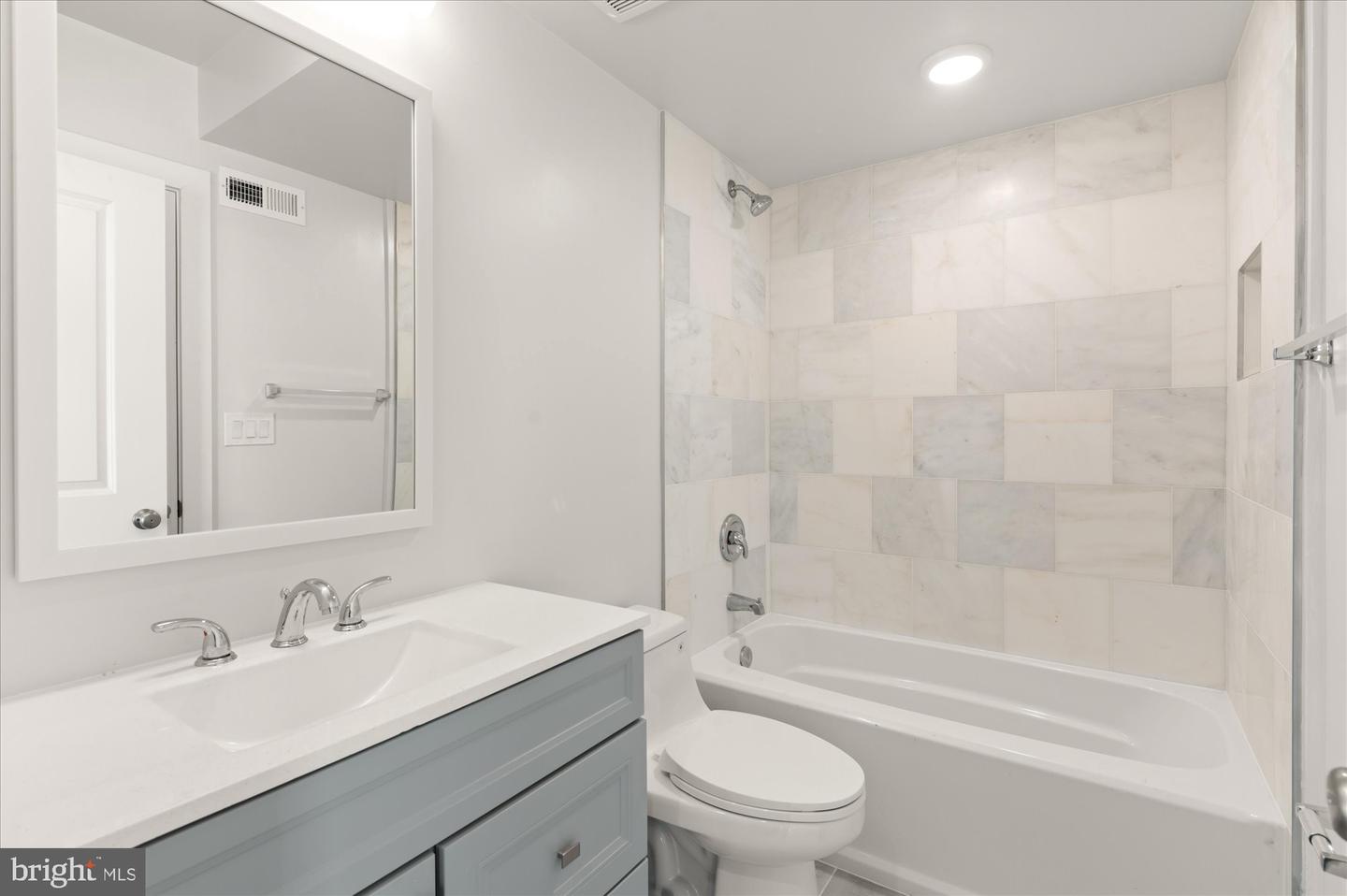 1100 Bladensburg Rd Ne #102 Property Photo 4