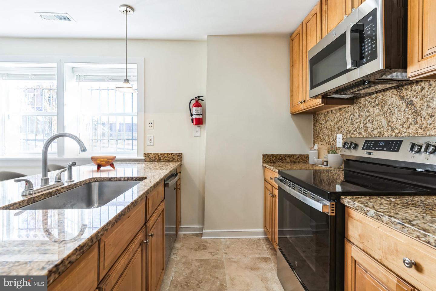 1300 Belmont St Nw #101 Property Photo 6