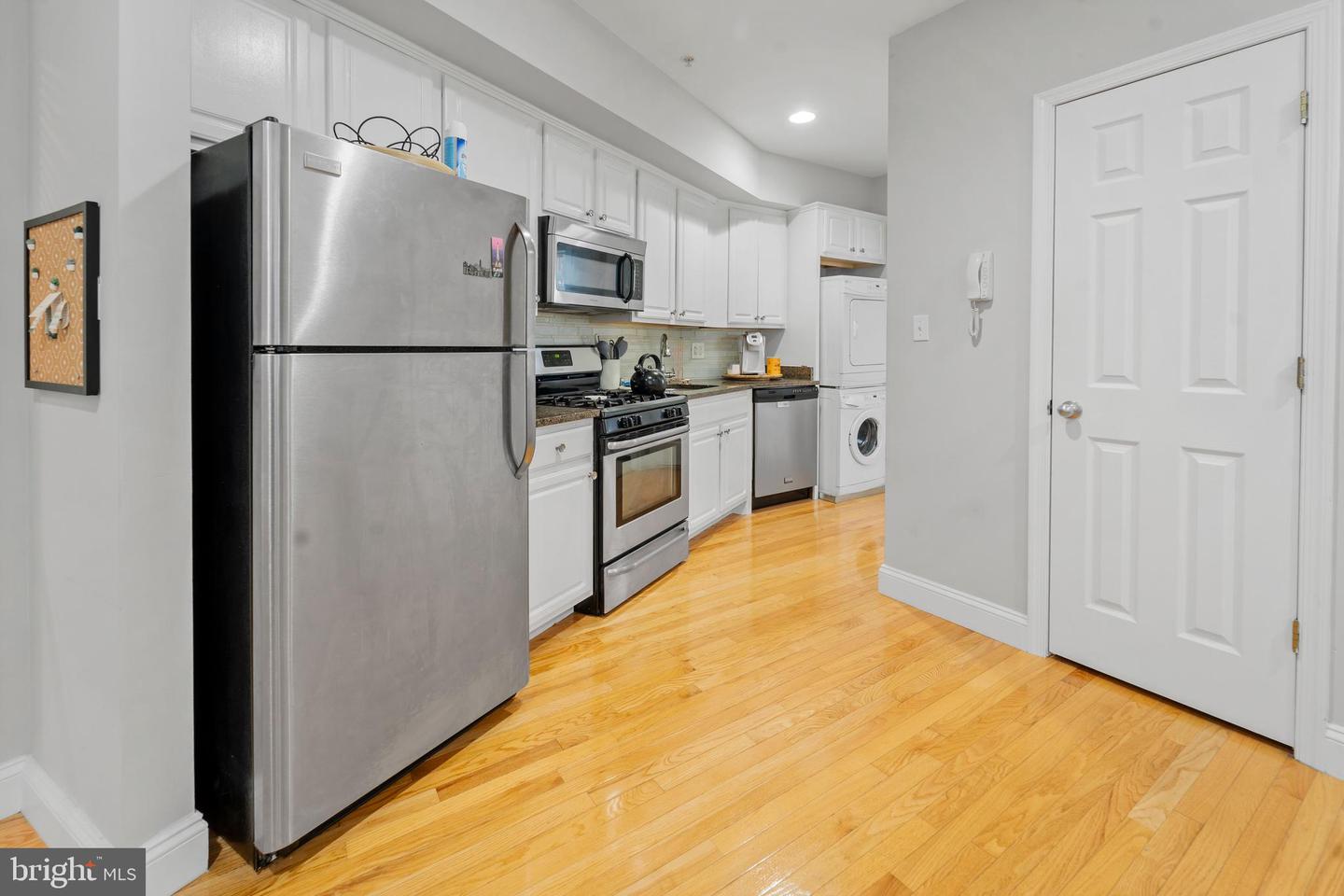1629 L ST NE #202 Property Photo 1