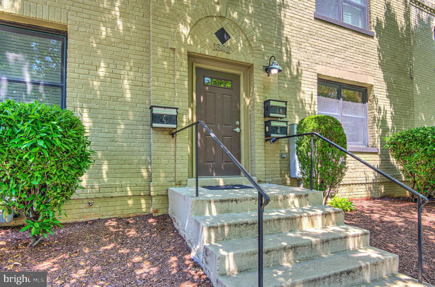 1302 Childress St Ne #4 Property Photo 2