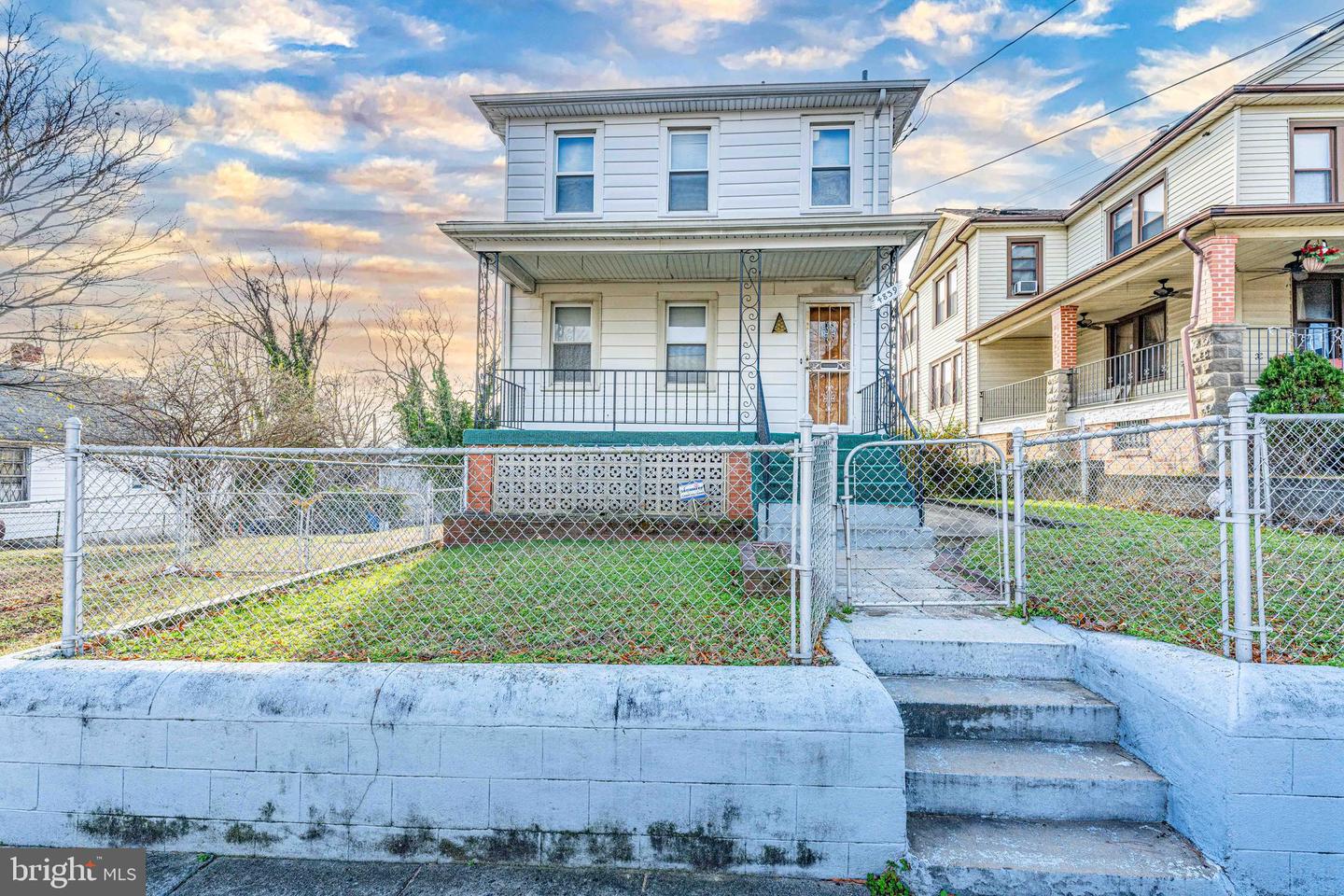 4839 JAY ST NE Property Photo 1