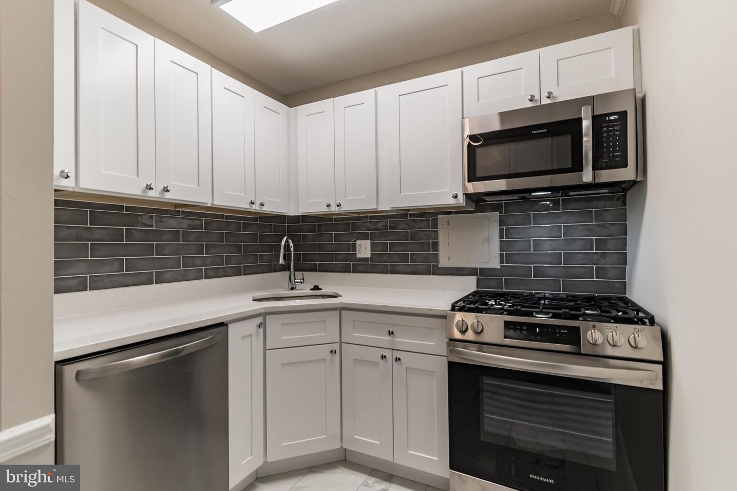 300 M St Sw #n111 Property Photo 2