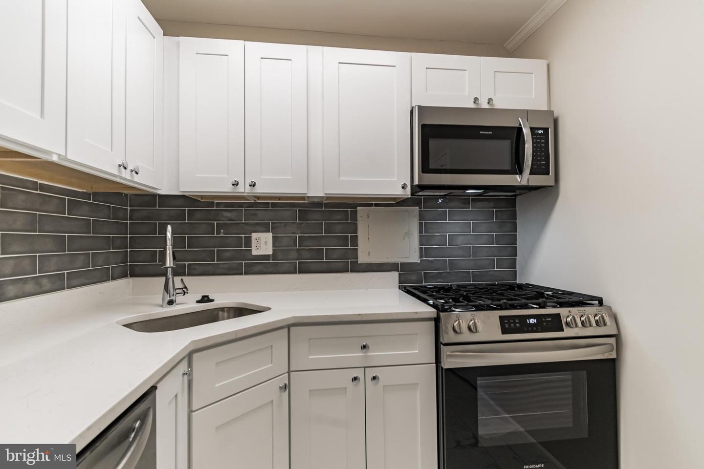 300 M St Sw #n111 Property Photo 3