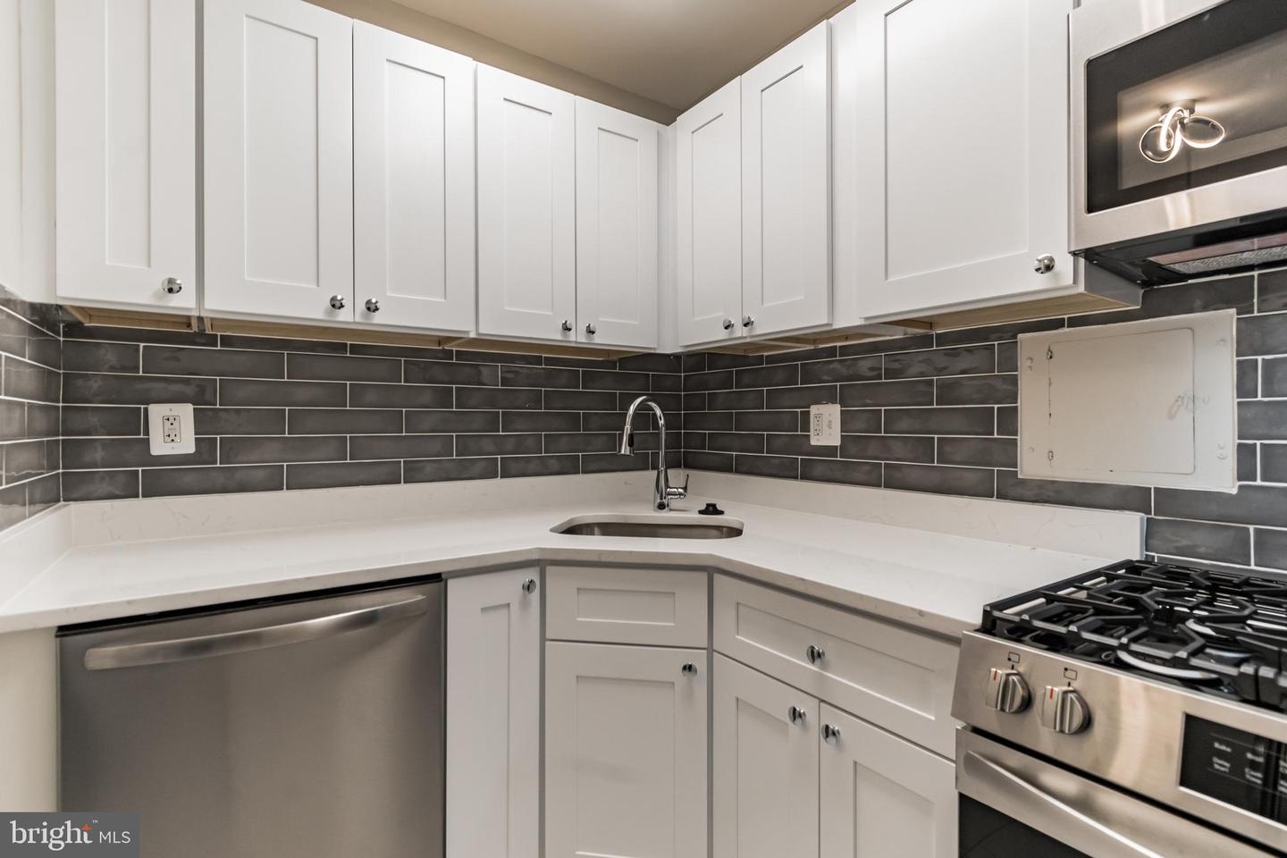 300 M St Sw #n111 Property Photo 4