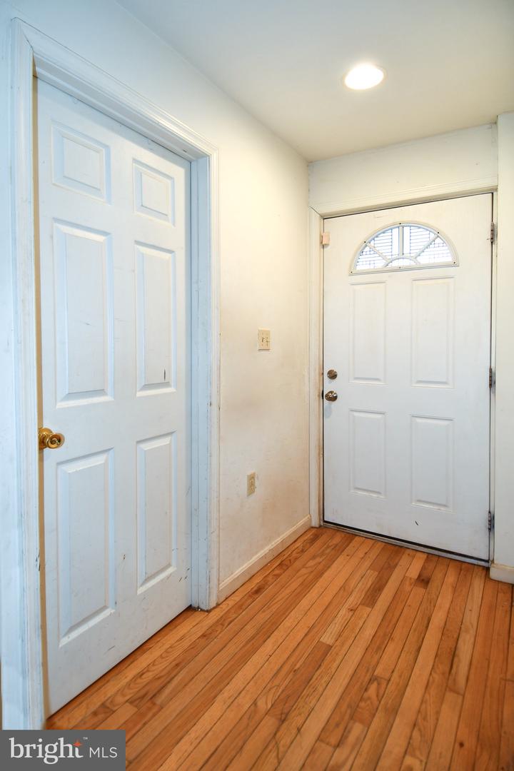 5037 C St Se Property Photo 3
