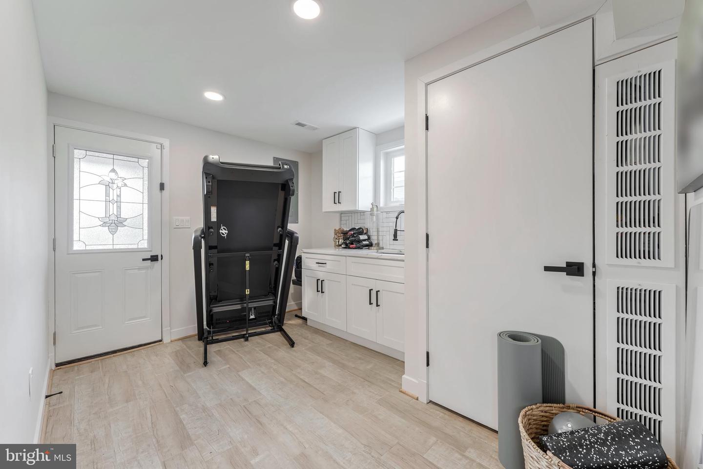 2611 Otis St Ne Property Photo 27