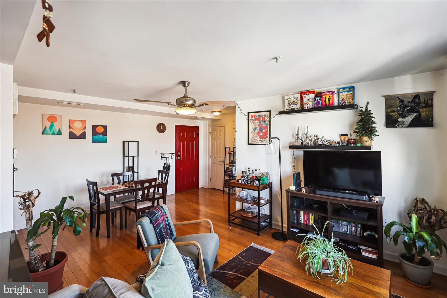 1417 Newton St Nw #505 Property Photo 4