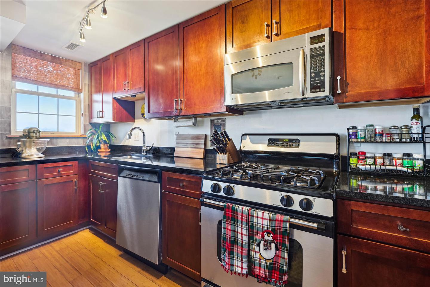 1417 Newton St Nw #505 Property Photo 13