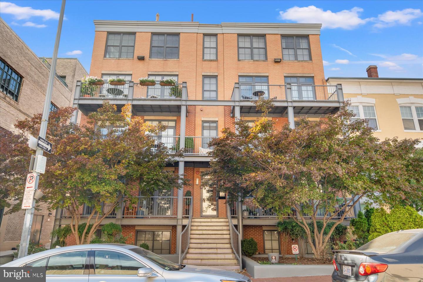 2412 17th St Nw #402 Property Photo