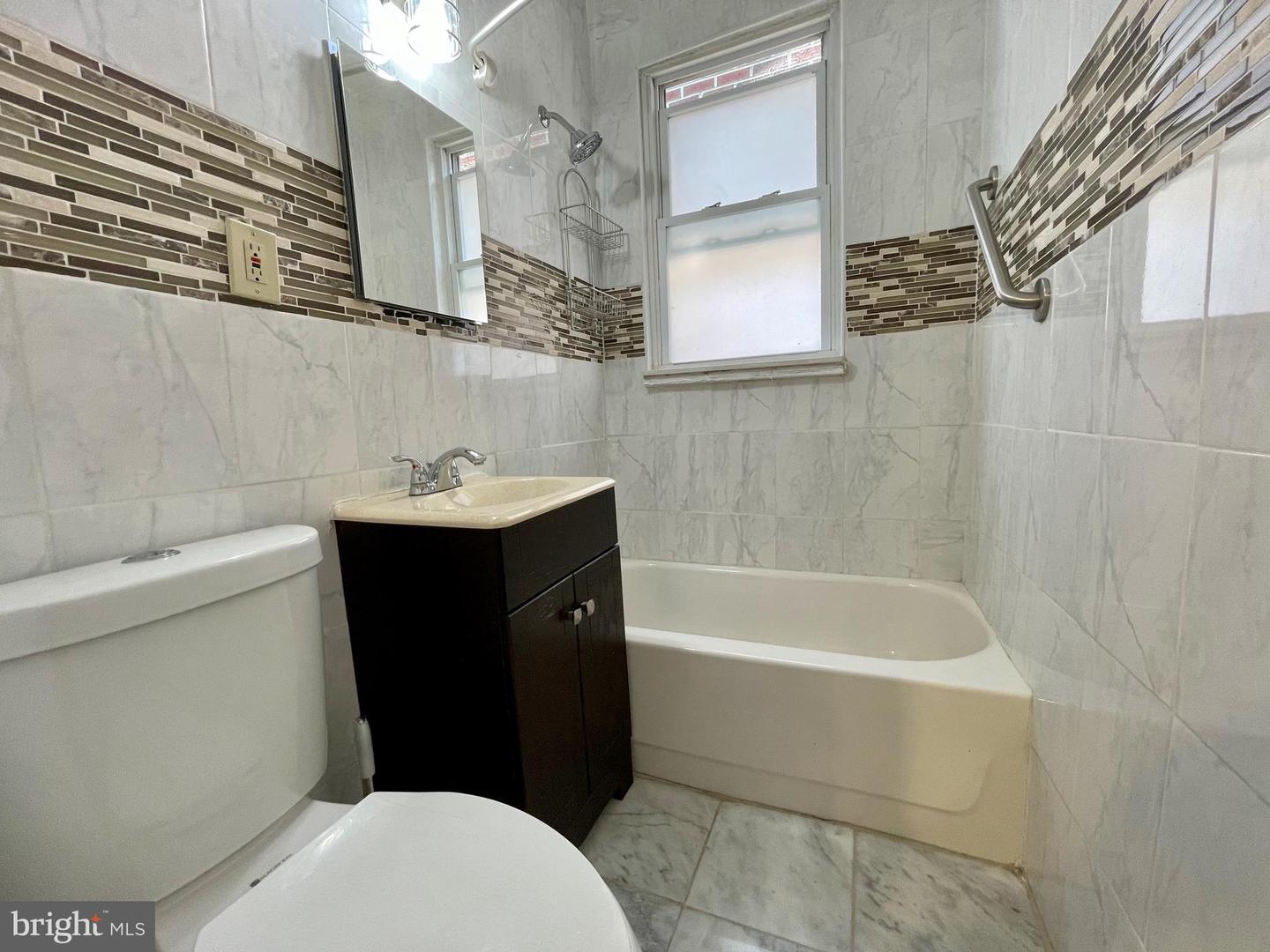 1858 Kendall St Ne #2 Property Photo 16
