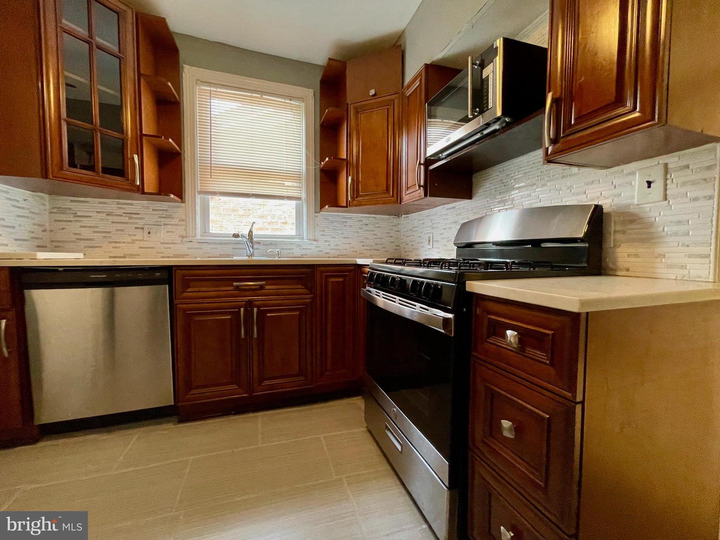 1858 Kendall St Ne #2 Property Photo 30