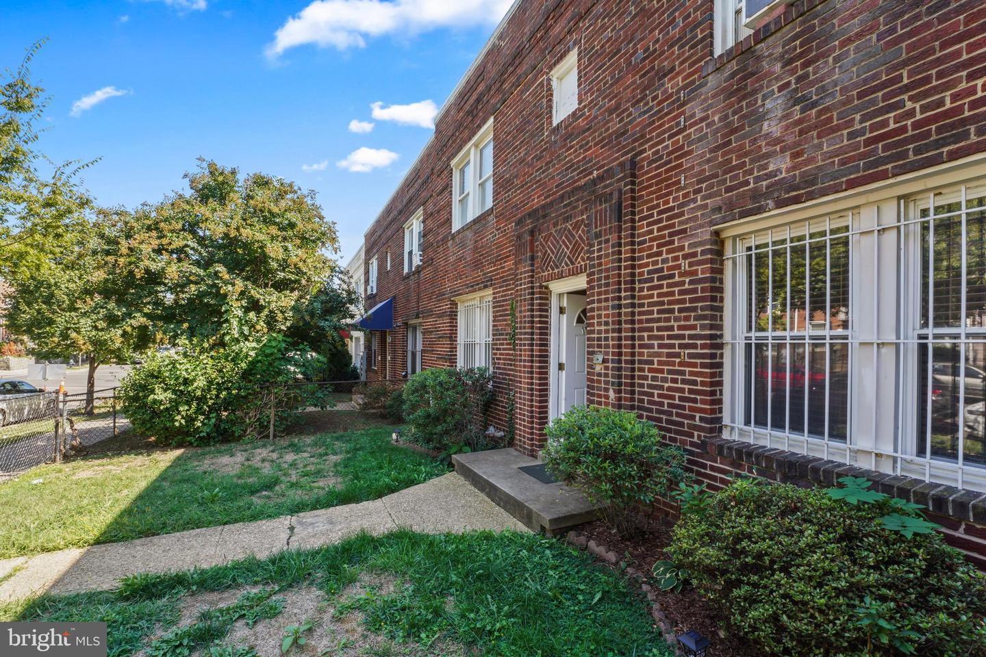 1721 H ST NE Property Photo 1