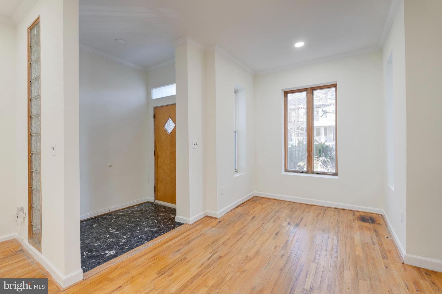 1230 Euclid St Nw Property Photo 2