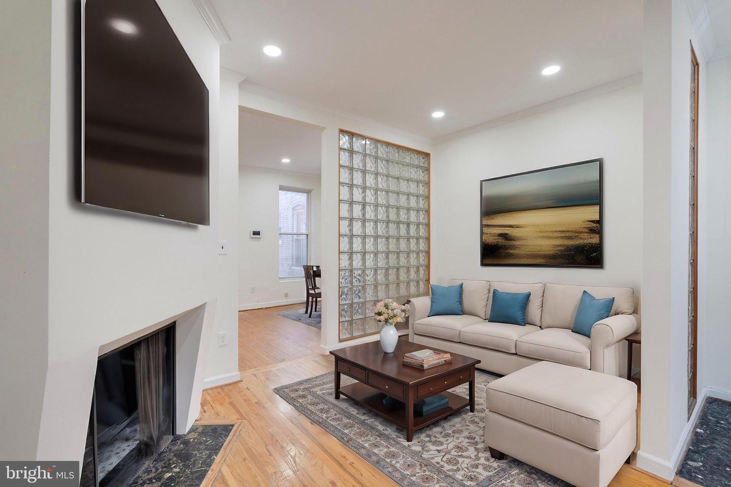 1230 Euclid St Nw Property Photo 4
