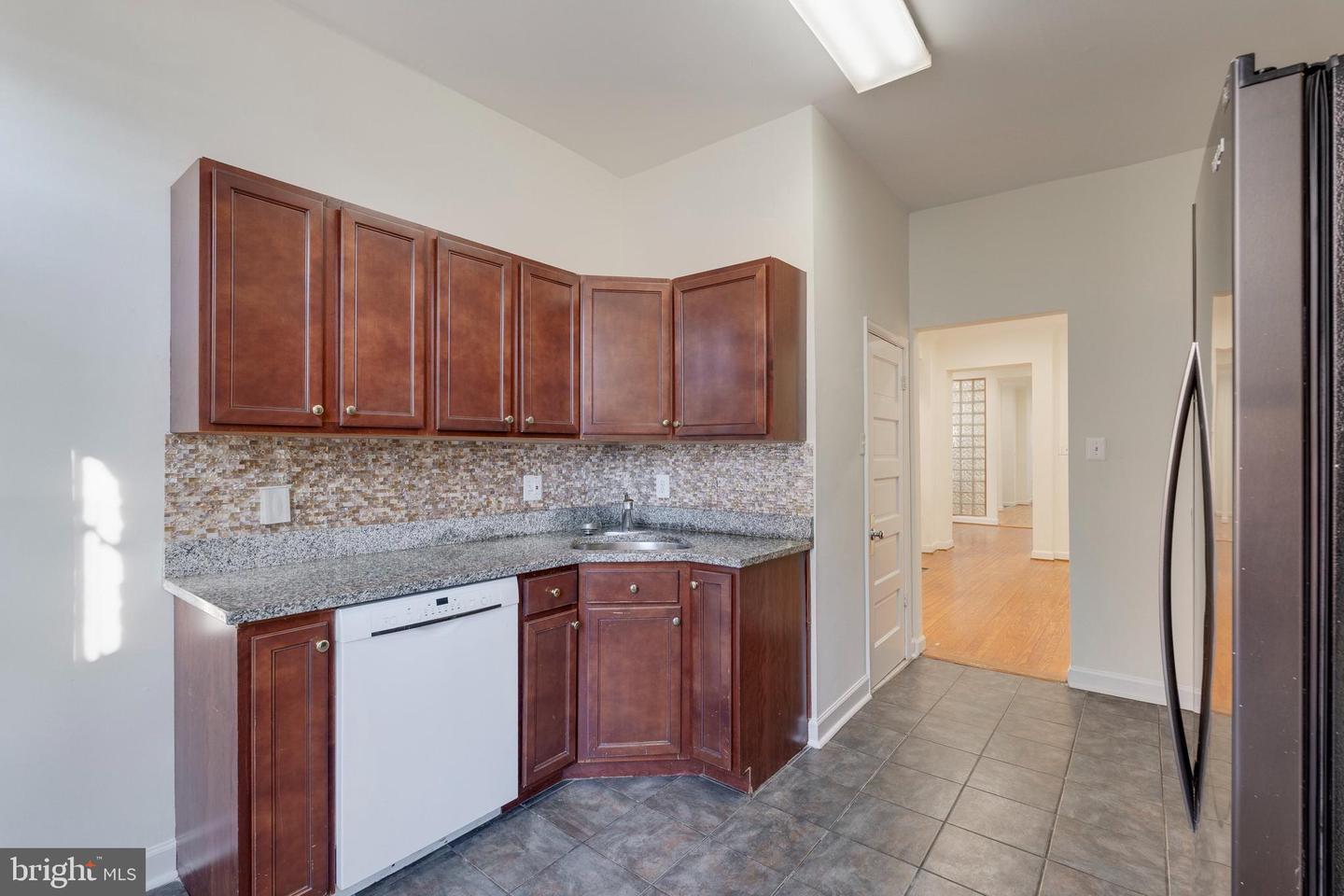 1230 Euclid St Nw Property Photo 8