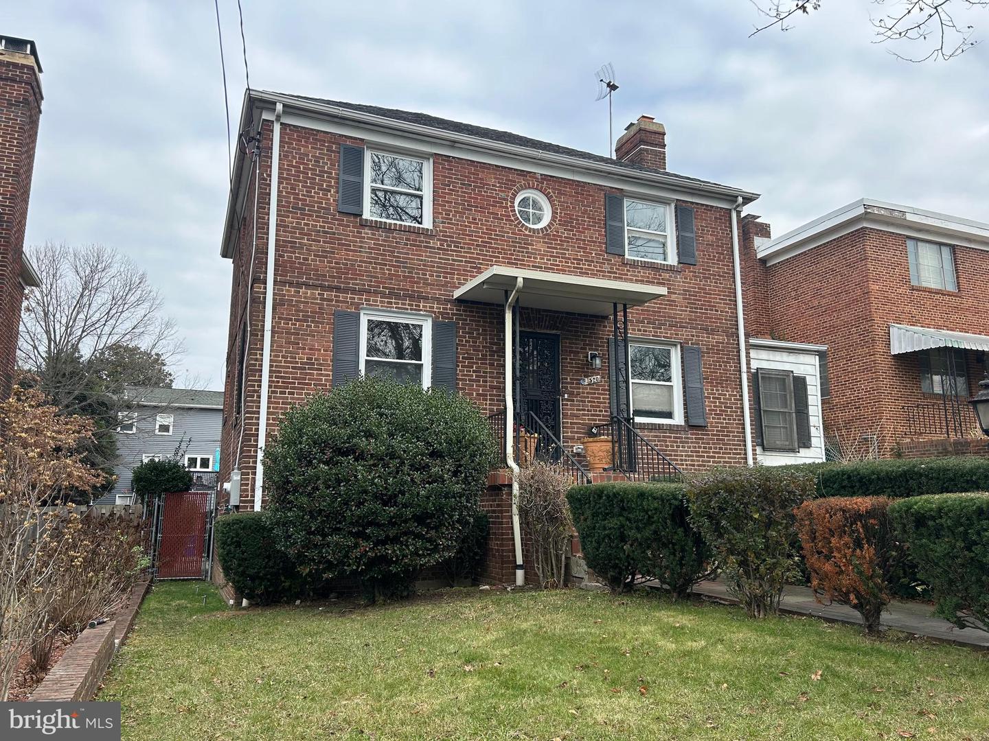 1520 Montana Ave Ne Property Photo 2