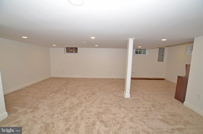 1520 Montana Ave Ne Property Photo 8